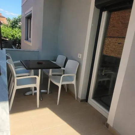 Apartament Maxhari *