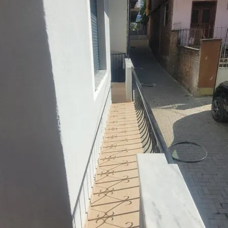 Maxhari Apartament *