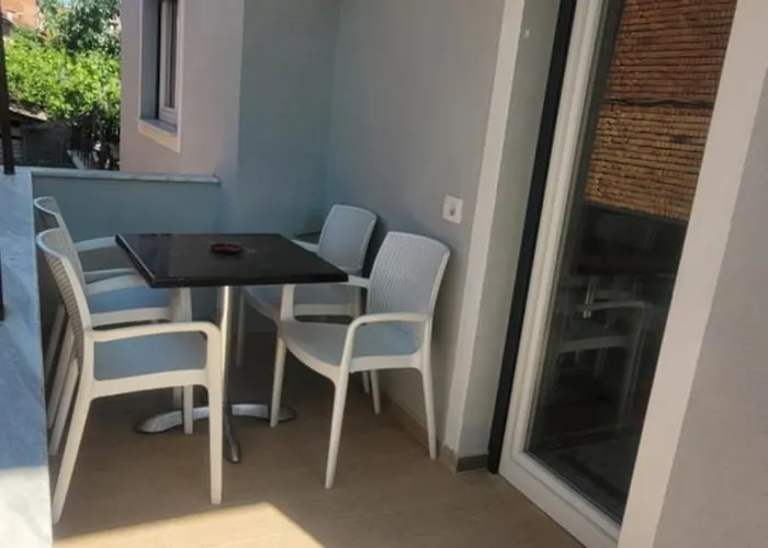 Apartament Maxhari *